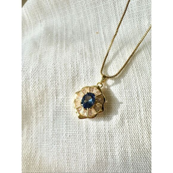 Sapphire blue oval cubic zirconia with baguette floss gold color pendant necklac - Picture 4 of 4